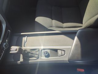 Volvo XC 60 2018 MOMENTUM-thumb-39