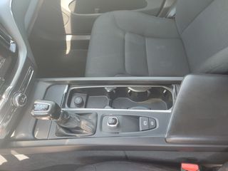 Volvo XC 60 2018 MOMENTUM-thumb-36