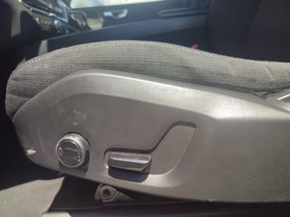Volvo XC 60 2018 MOMENTUM-thumb-40