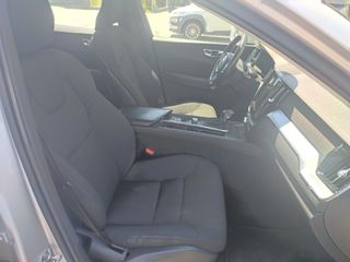 Volvo XC 60 2018 MOMENTUM-thumb-42