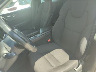 Volvo XC 60 2018 MOMENTUM-thumb-41