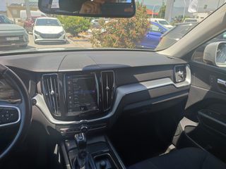 Volvo XC 60 2018 MOMENTUM-thumb-26