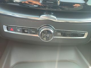 Volvo XC 60 2018 MOMENTUM-thumb-37