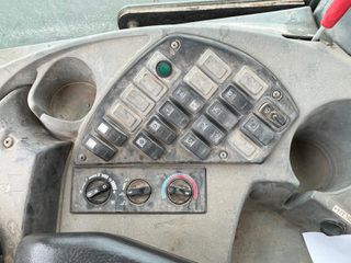 Φορτωτής Με Λάστιχα New Holland 2008 W 270 B-thumb-17