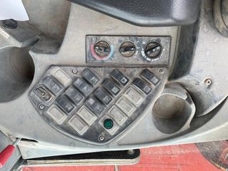 Φορτωτής Με Λάστιχα New Holland 2008 W 270 B-thumb-18