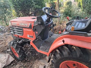 Αμπελουργικά Τρακτέρ Kubota 2000 B2400