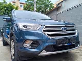 Ford Kuga 2019-thumb-5