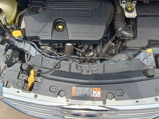 Ford Kuga 2019-thumb-6