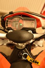 KTM 690 Enduro 2008-thumb-3