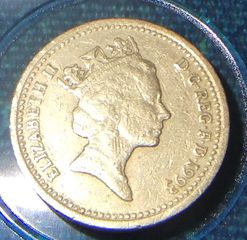 Coins συλλεκτικό κομμάτι one pound τού 1993 Αγγλίας Αν θέλετε να δείτε όλες τις αγγελίες μου πατήστε κάτω από το όνομα μου ευχαριστώ για το χρόνο σας