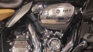 Harley Davidson Ultra Limited 2018 Low-thumb-24