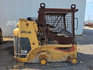 CAT 226. Πωλούνται ανταλλακτικά.