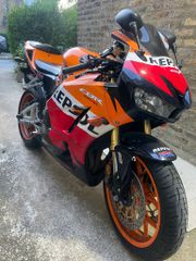 Honda CBR 600RR 2015-thumb-4