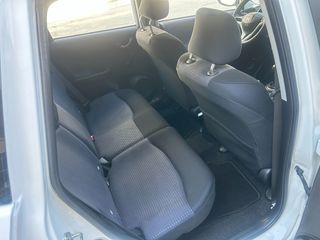 Honda Jazz 2011 1.2 90hp-thumb-9