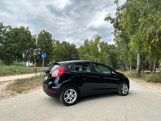 Ford Fiesta 2016-thumb-6