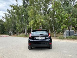 Ford Fiesta 2016-thumb-8