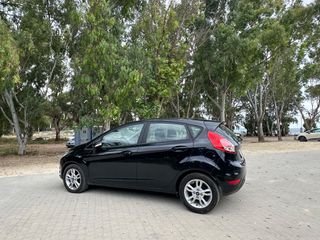 Ford Fiesta 2016-thumb-10