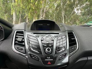 Ford Fiesta 2016-thumb-28