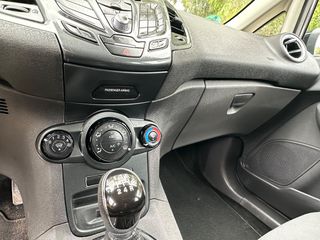 Ford Fiesta 2016-thumb-29