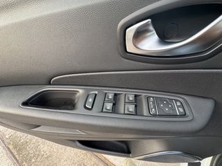 Renault Captur 2018-thumb-23