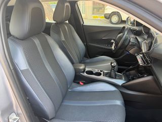 Peugeot 2008 2020 1.2 PureTech ALLURE PLUS-thumb-25