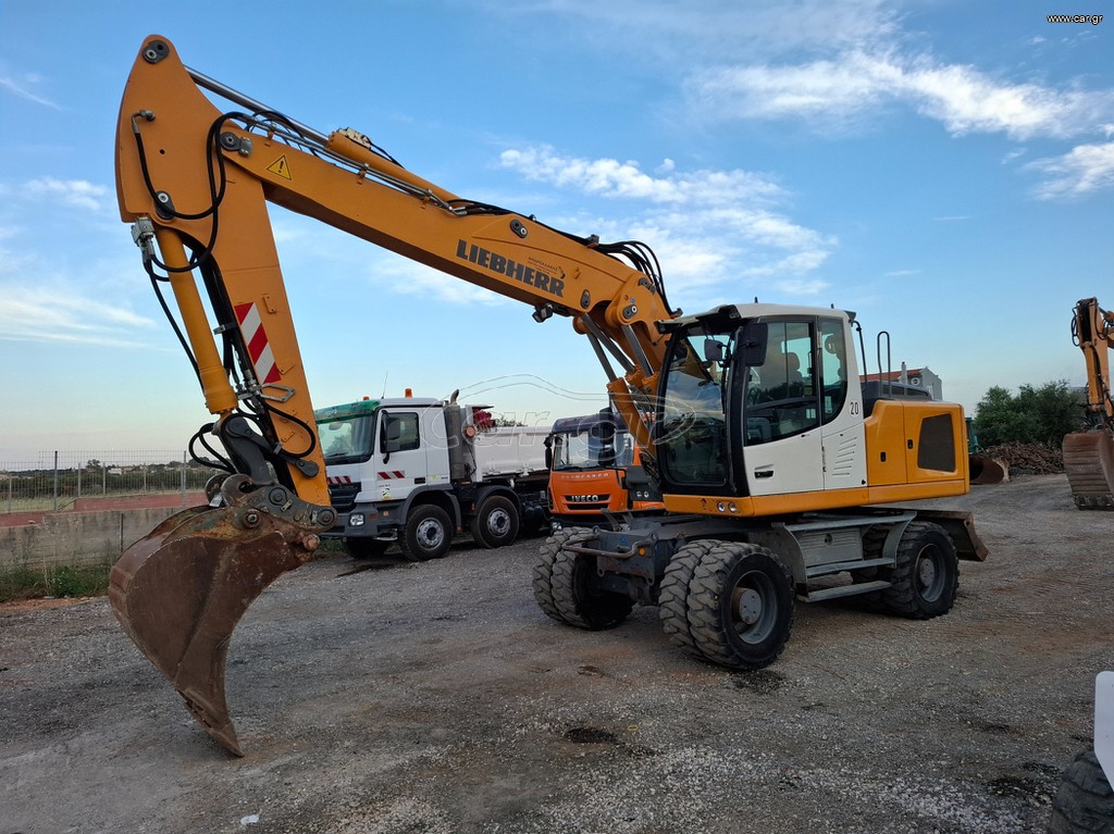 Εκσκαφέας Με Λάστιχα Liebherr 2012 920