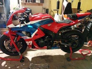Honda CBR 600RR 2008-thumb-1