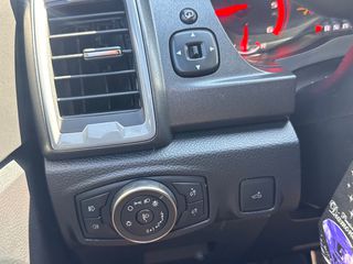 Ford Raptor 2021-thumb-35