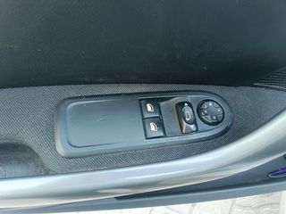 Peugeot 308 2008-thumb-8