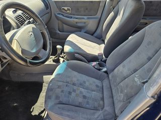 Hyundai Accent 2003-thumb-9