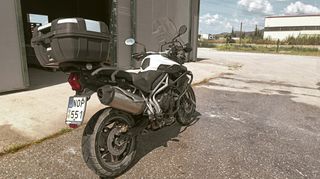 Triumph Tiger 800 2011-thumb-4