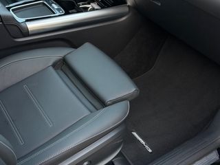 Mercedes-Benz GLA 250 2024 AMG LINE! PREMIUM PACK! MULTIBEAM! PANORAMA! FACELIFT!-thumb-38