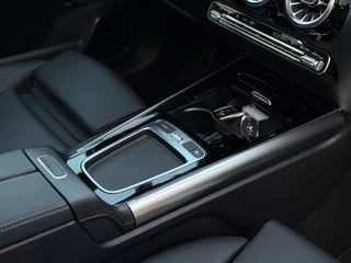 Mercedes-Benz GLA 250 2024 AMG LINE! PREMIUM PACK! MULTIBEAM! PANORAMA! FACELIFT!-thumb-41