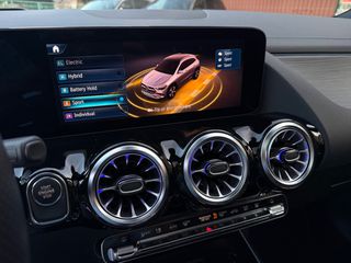 Mercedes-Benz GLA 250 2024 AMG LINE! PREMIUM PACK! MULTIBEAM! PANORAMA! FACELIFT!-thumb-46