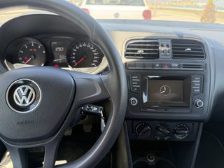 Volkswagen Polo 2015-thumb-2