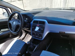 FIAT GRANDE PUNTO-thumb-2