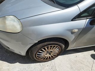FIAT GRANDE PUNTO-thumb-3