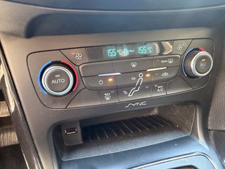 Ford Focus 2016 •FULL EXTRA •TITANIUM-thumb-33