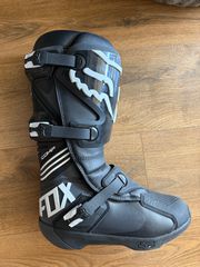 Εξοπλισμός Moto Enduro Fox καινούργιος, κράνος, μπότες, προστατευτικά