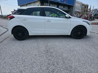 Hyundai i 20 2017 1.1 CRDI CLASSIC-thumb-12