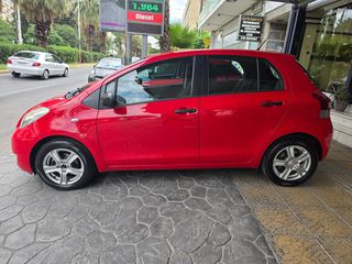 Toyota Yaris 2011 1.0 VVT-I COOL-thumb-3