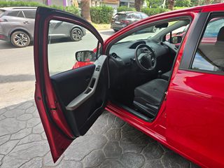 Toyota Yaris 2011 1.0 VVT-I COOL-thumb-11