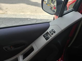 Toyota Yaris 2011 1.0 VVT-I COOL-thumb-12
