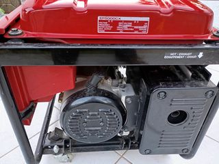 Γεννήτρια βενζίνης Honda-thumb-2