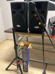 Πωλούνται 2 Αυτοενισχυόμενα Ηχεία Akiyama + Τρίποδο & Βάση Μικροφώνου