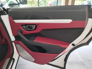 Lamborghini Urus 2019 V8-thumb-14