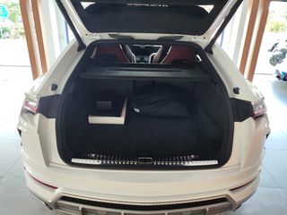 Lamborghini Urus 2019 V8-thumb-16
