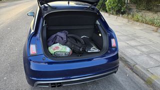 Audi A1 2010 1.4_TFSI_S_Line_S_Tronic_(F1_7-GEAR)_Bose-thumb-40