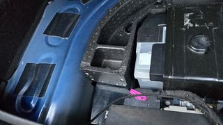Audi A1 2010 1.4_TFSI_S_Line_S_Tronic_(F1_7-GEAR)_Bose-thumb-42