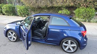 Audi A1 2010 1.4_TFSI_S_Line_S_Tronic_(F1_7-GEAR)_Bose-thumb-11
